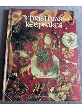 Leisure Arts Presents Christmas Remembered Book Two: Holiday Craft Patterns